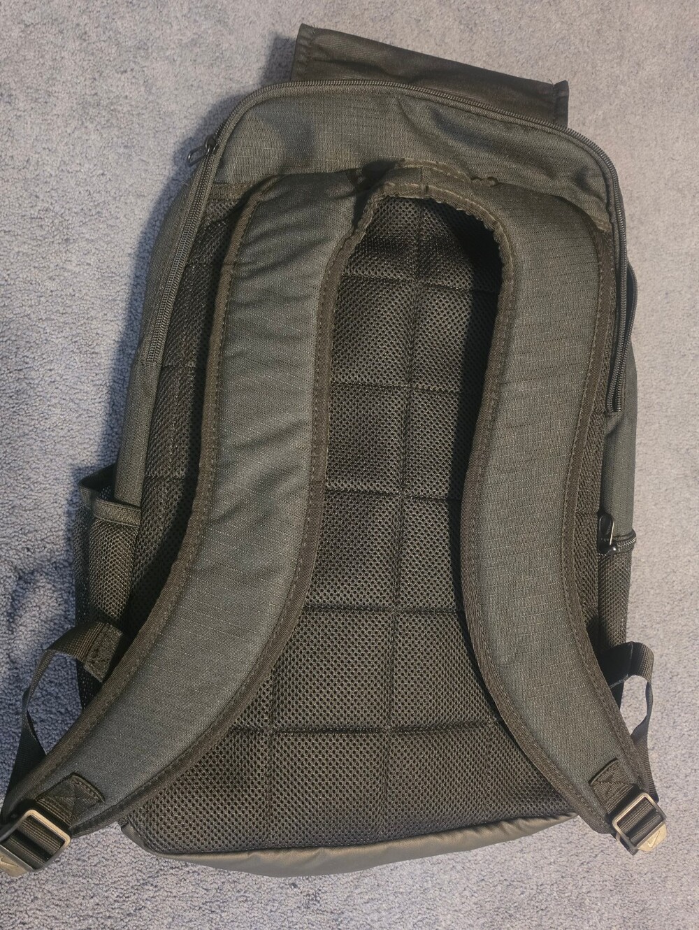 Nike Backpack XL w/side mesh pockets - Picture 2 of 6